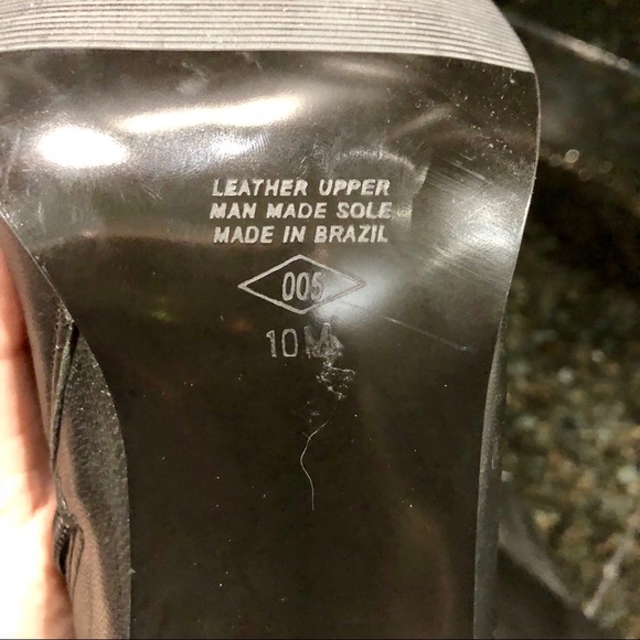 NEW- BEAUTIFUL BLACK LEATHER BOOTS - Size 10 - Picture 5 of 6